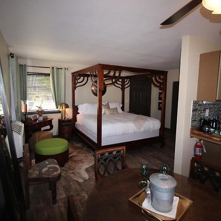 Balinese Cottages Daytona Beach Bagian luar foto