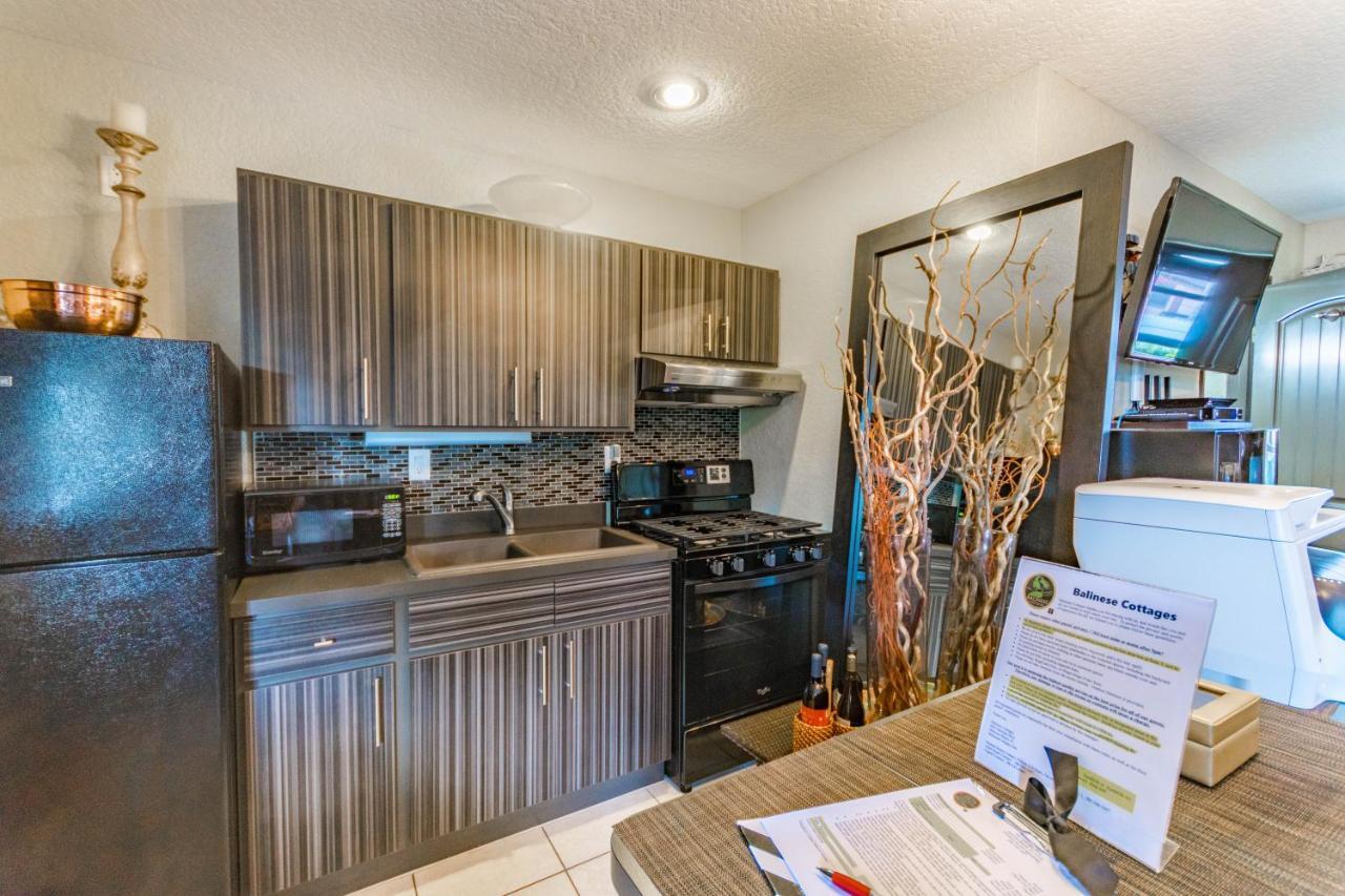 Balinese Cottages Daytona Beach Bagian luar foto