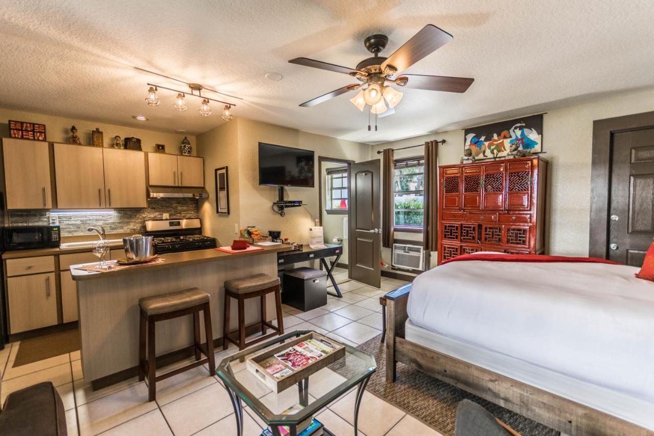Balinese Cottages Daytona Beach Bagian luar foto